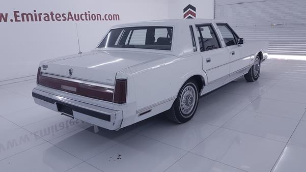 Photo 8 VIN: 1LNBM81F2HY703333 - LINCOLN TOWN CAR 