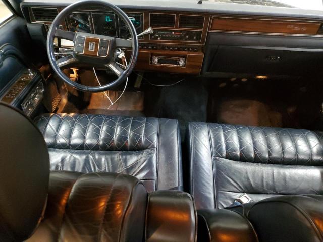 Photo 7 VIN: 1LNBM81F2JY754921 - LINCOLN TOWN CAR 