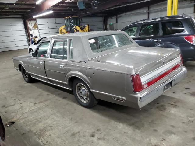 Photo 1 VIN: 1LNBM81F2JY843033 - LINCOLN TOWN CAR 