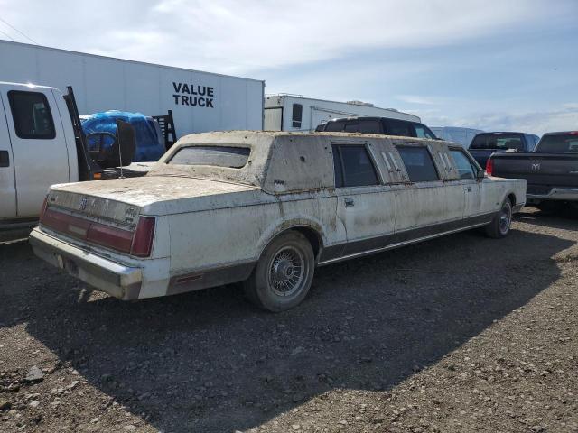 Photo 2 VIN: 1LNBM81F3HY686655 - LINCOLN TOWNCAR 