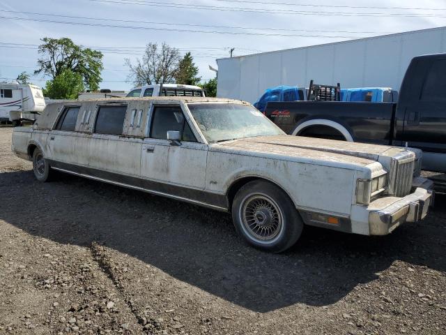 Photo 3 VIN: 1LNBM81F3HY686655 - LINCOLN TOWNCAR 