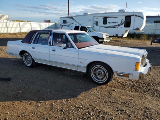 Photo 3 VIN: 1LNBM81F3KY713148 - LINCOLN TOWN CAR 