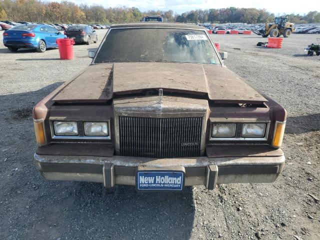 Photo 4 VIN: 1LNBM81F6KY814331 - LINCOLN TOWN CAR 