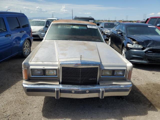 Photo 4 VIN: 1LNBM81F7KY693504 - LINCOLN TOWNCAR 