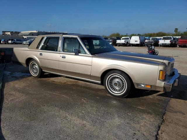 Photo 3 VIN: 1LNBM81F8KY806909 - LINCOLN TOWNCAR 