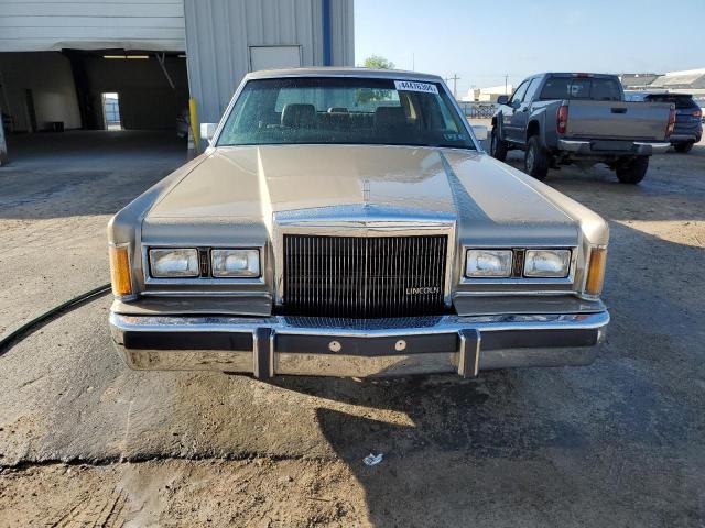 Photo 4 VIN: 1LNBM81F8KY806909 - LINCOLN TOWNCAR 