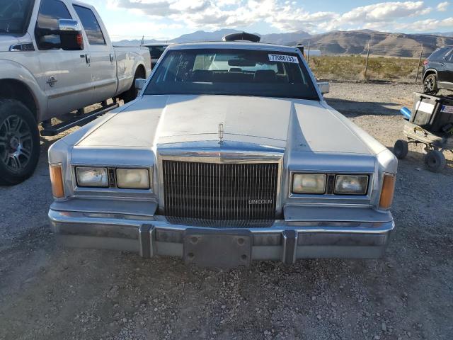 Photo 4 VIN: 1LNBM81F9KY775542 - LINCOLN TOWNCAR 