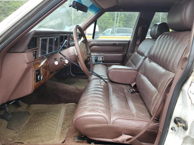 Photo 6 VIN: 1LNBM81FXKY677104 - LINCOLN TOWNCAR 