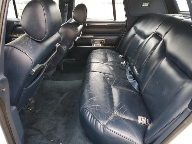 Photo 9 VIN: 1LNBM82F2KY816799 - LINCOLN TOWN CAR S 