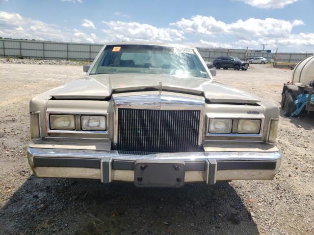 Photo 4 VIN: 1LNBM82F9JY665670 - LINCOLN TOWNCAR 