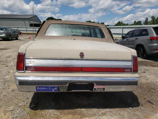 Photo 5 VIN: 1LNBM82F9JY665670 - LINCOLN TOWNCAR 