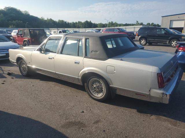 Photo 1 VIN: 1LNBM82FXJY684017 - LINCOLN TOWNCAR 