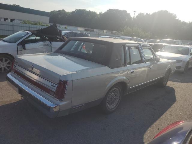 Photo 2 VIN: 1LNBM82FXJY684017 - LINCOLN TOWNCAR 