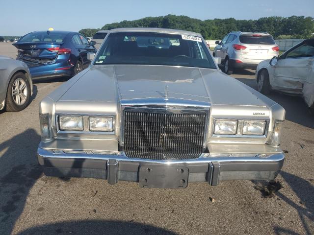 Photo 4 VIN: 1LNBM82FXJY684017 - LINCOLN TOWNCAR 