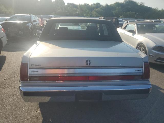 Photo 5 VIN: 1LNBM82FXJY684017 - LINCOLN TOWNCAR 