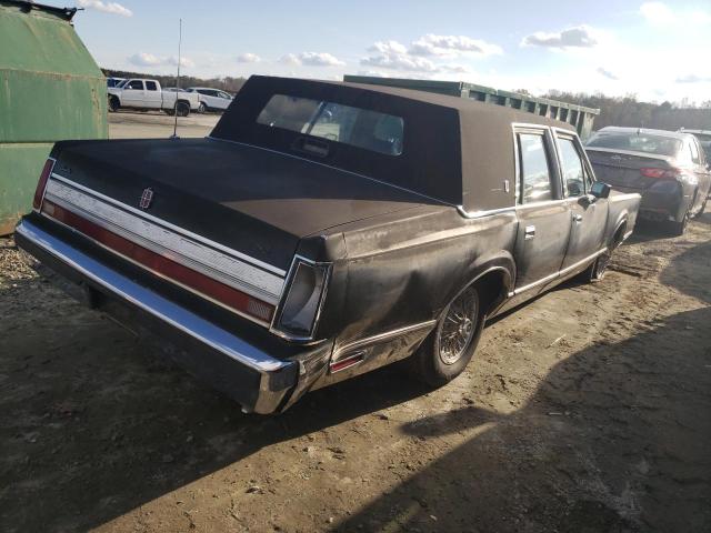 Photo 2 VIN: 1LNBM84FXKY725471 - LINCOLN TOWN CAR S 