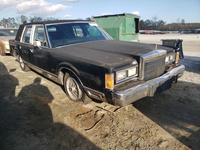 Photo 3 VIN: 1LNBM84FXKY725471 - LINCOLN TOWN CAR S 