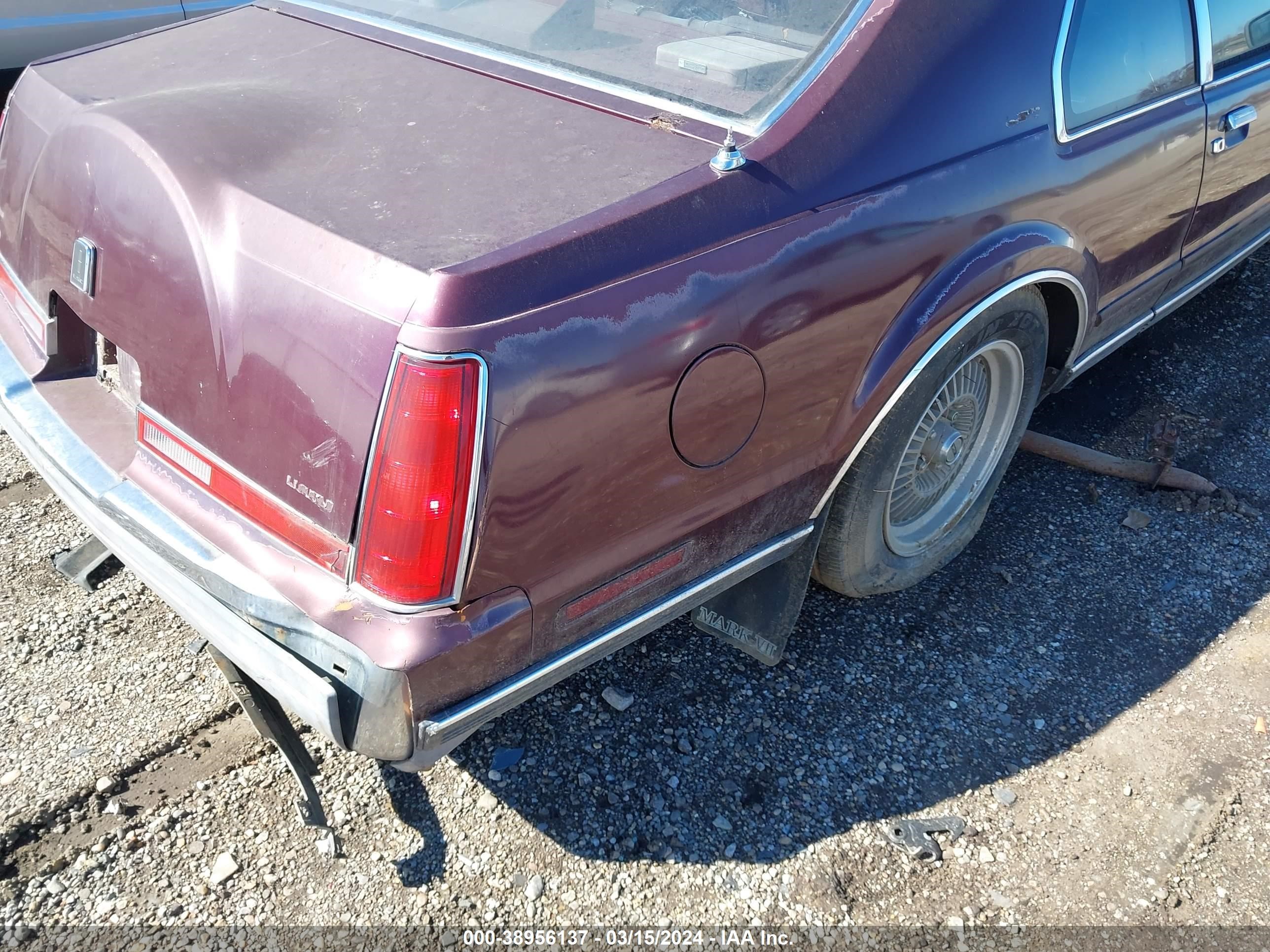 Photo 5 VIN: 1LNBM93E8KY600208 - LINCOLN MARK VII 