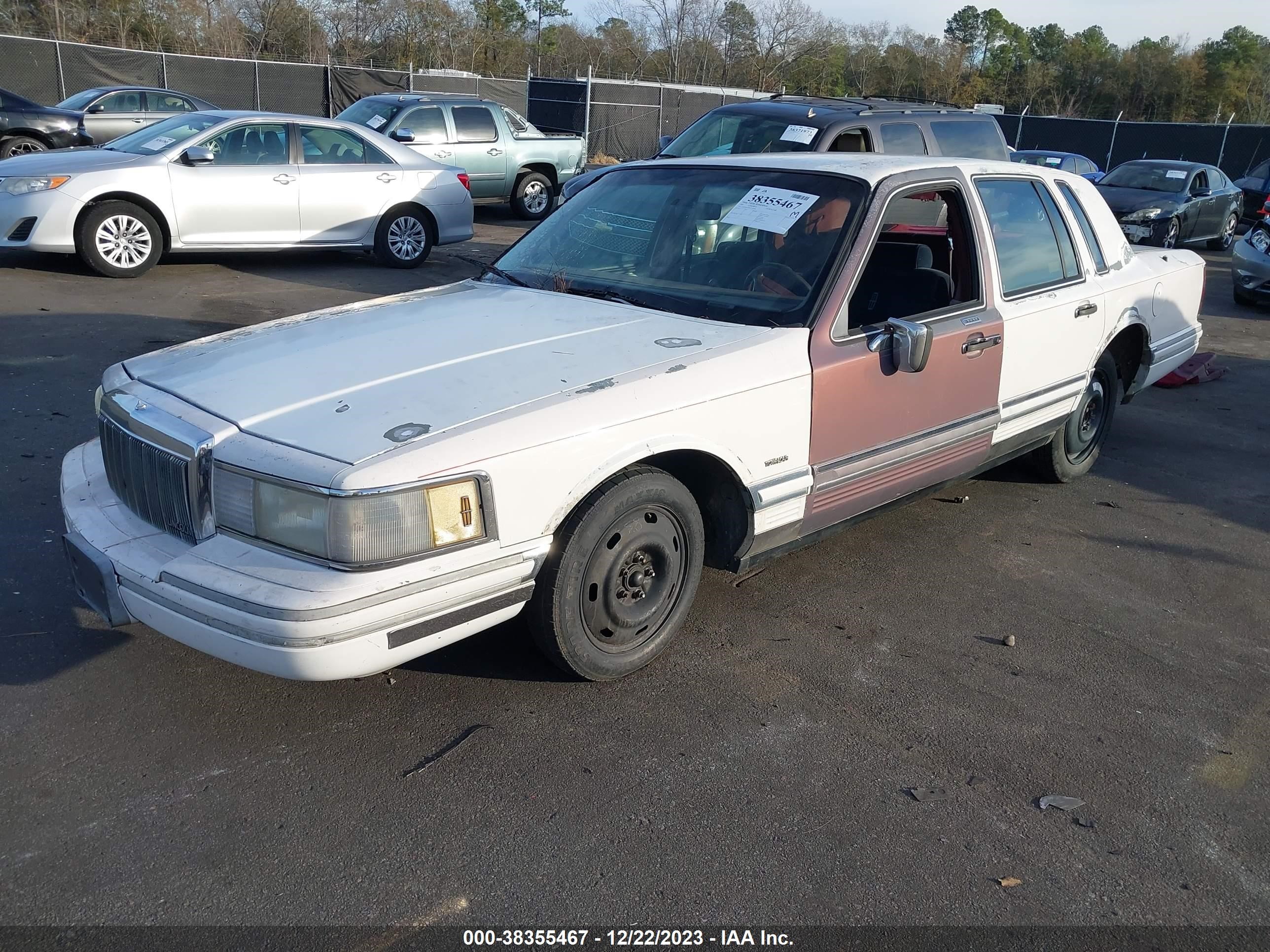 Photo 1 VIN: 1LNCM81W0MY720999 - LINCOLN TOWN CAR 