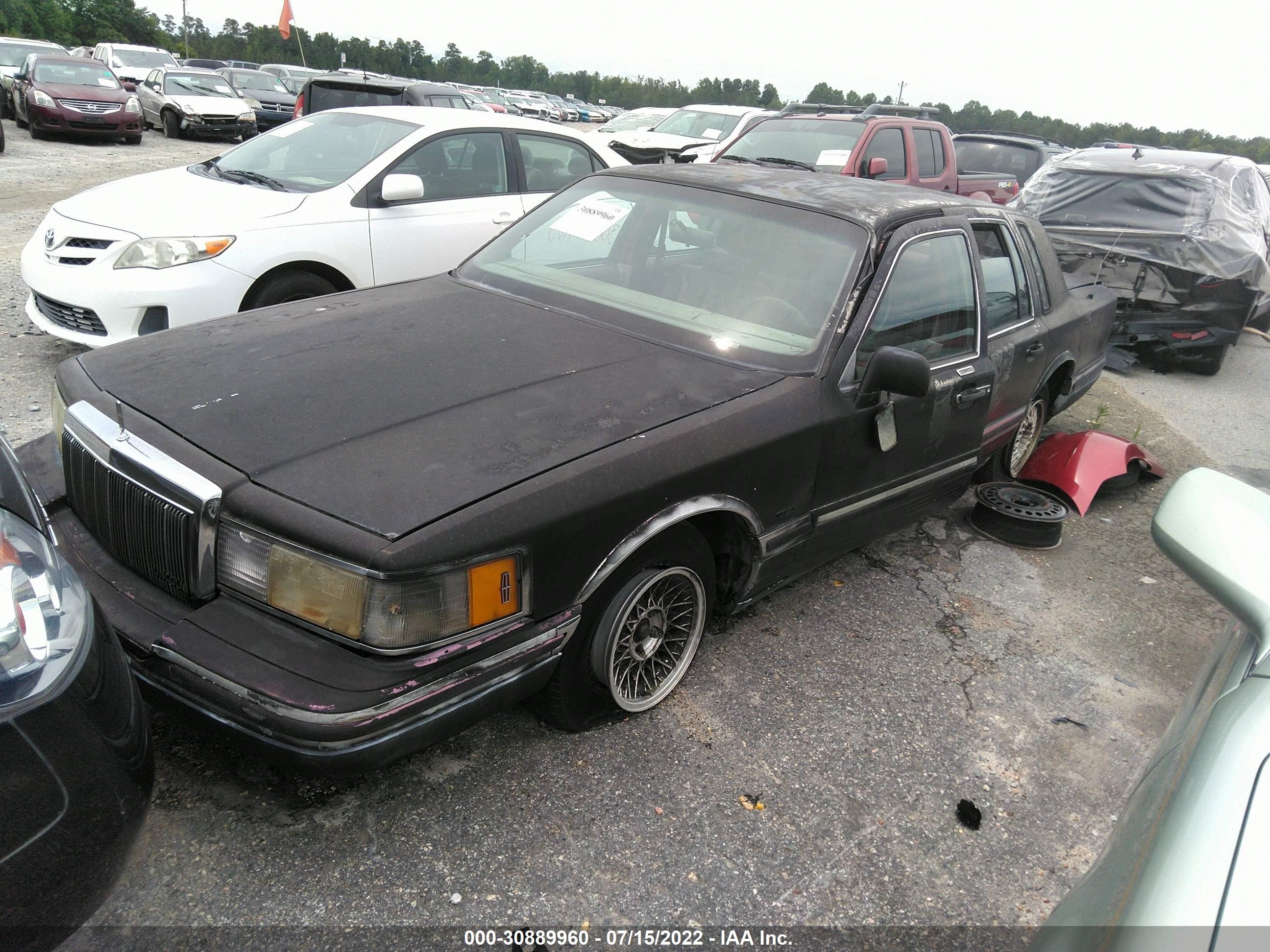 Photo 1 VIN: 1LNCM81W7MY751991 - LINCOLN TOWN CAR 