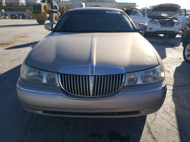 Photo 4 VIN: 1LNFM81W0WY616867 - LINCOLN TOWN CAR E 