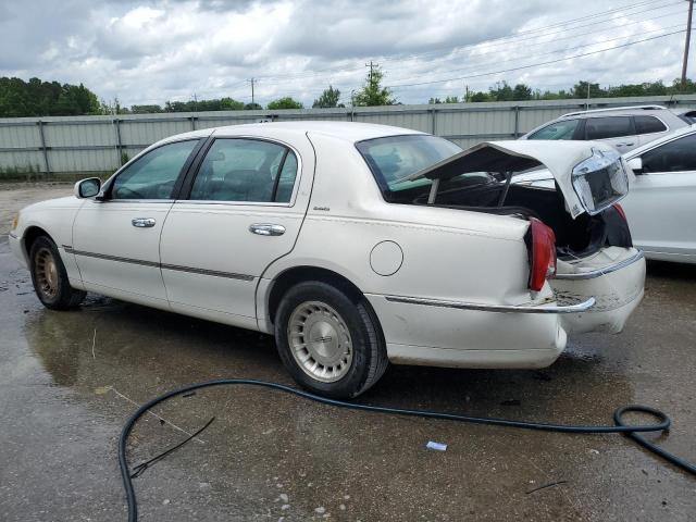 Photo 1 VIN: 1LNFM81W0WY655829 - LINCOLN TOWNCAR 