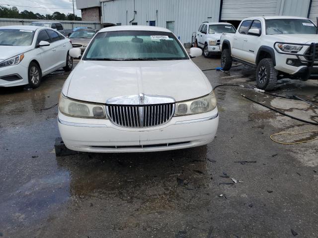 Photo 4 VIN: 1LNFM81W0WY655829 - LINCOLN TOWNCAR 