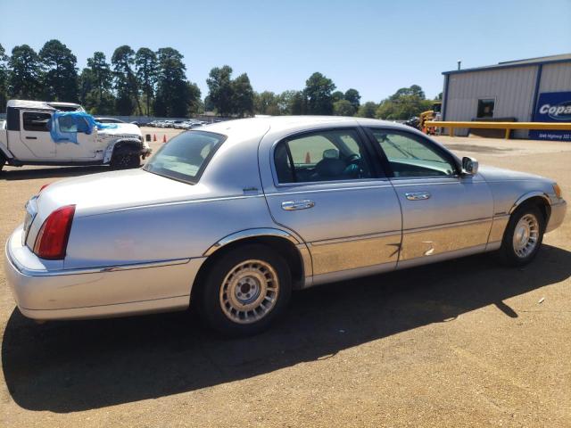 Photo 2 VIN: 1LNFM81W4WY703347 - LINCOLN TOWN CAR E 