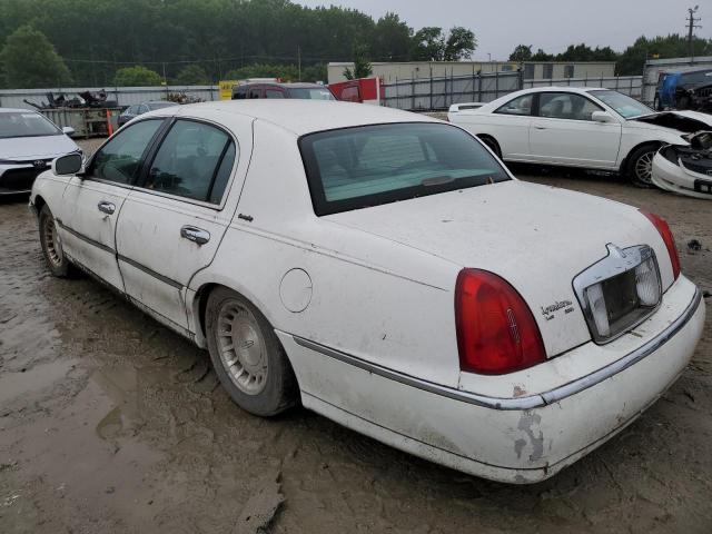 Photo 1 VIN: 1LNFM81W8WY703366 - LINCOLN TOWNCAR 