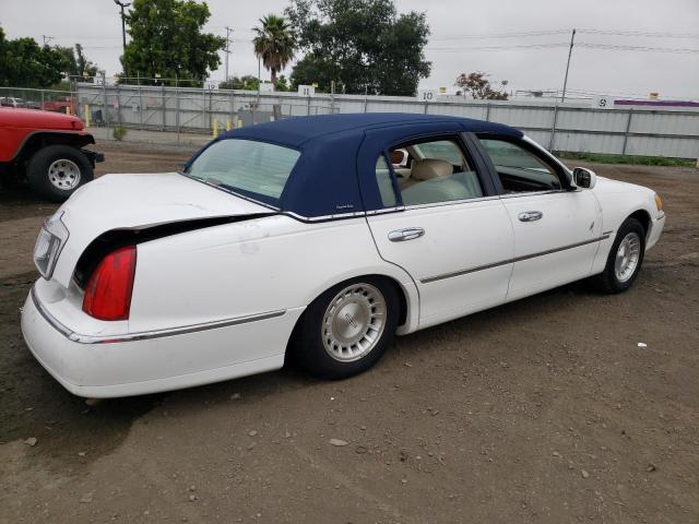 Photo 2 VIN: 1LNFM81W9WY662245 - LINCOLN TOWNCAR 