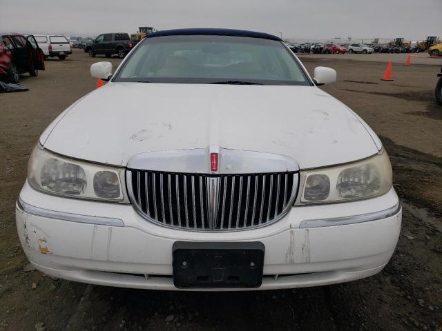 Photo 4 VIN: 1LNFM81W9WY662245 - LINCOLN TOWNCAR 