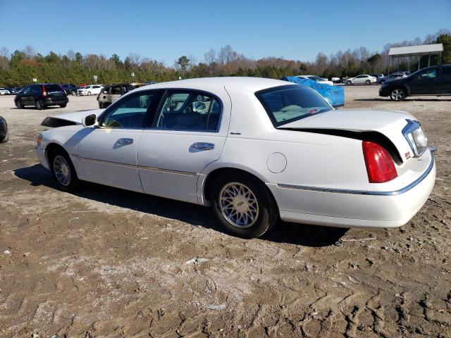 Photo 1 VIN: 1LNFM82W1XY607109 - LINCOLN TOWNCAR 