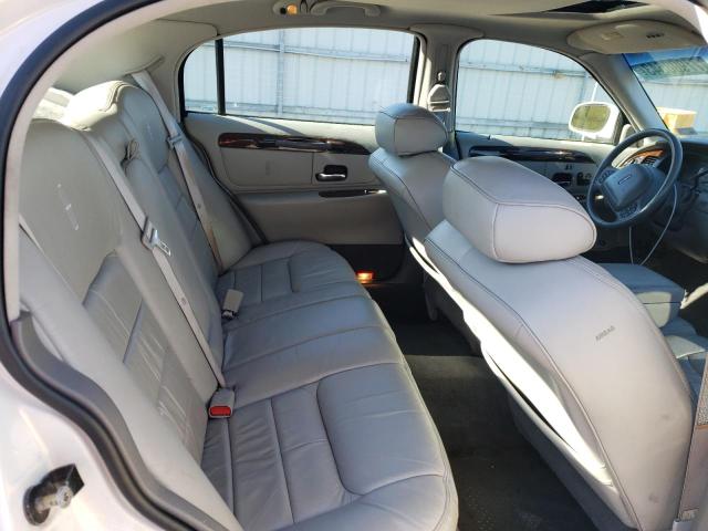 Photo 9 VIN: 1LNFM82W1XY607109 - LINCOLN TOWNCAR 