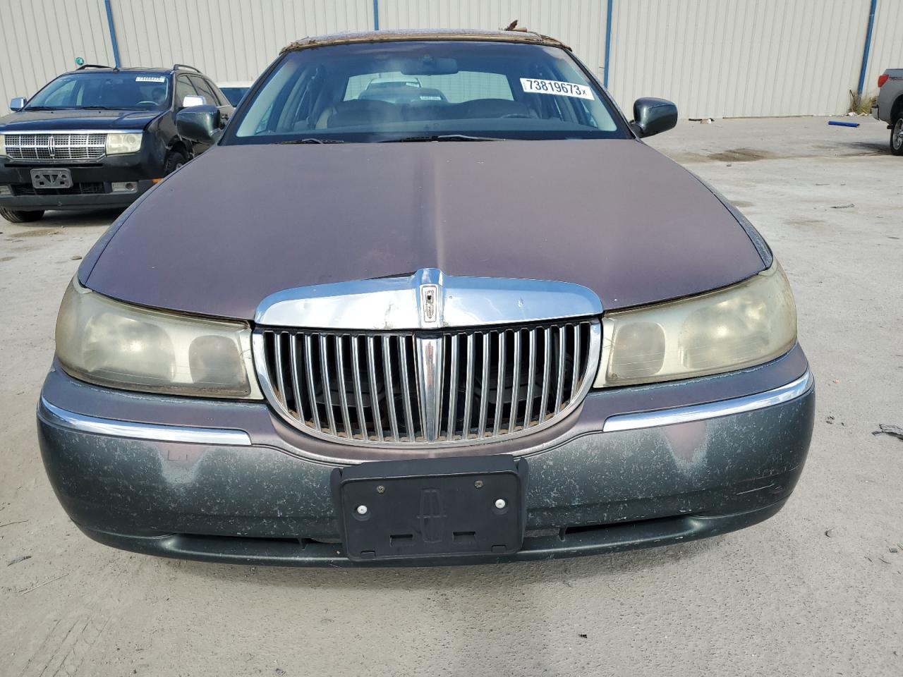 Photo 4 VIN: 1LNFM82W5WY638085 - LINCOLN TOWN CAR 