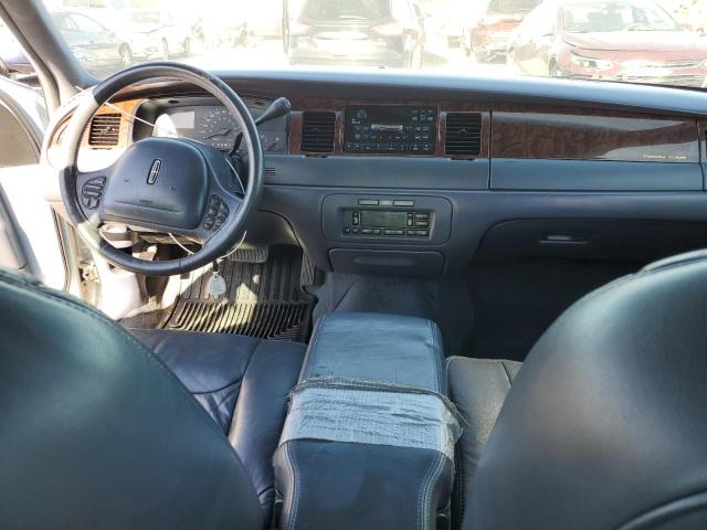 Photo 7 VIN: 1LNFM82W5WY732516 - LINCOLN TOWN CAR S 