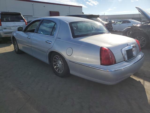 Photo 1 VIN: 1LNFM82W5XY603631 - LINCOLN TOWNCAR 