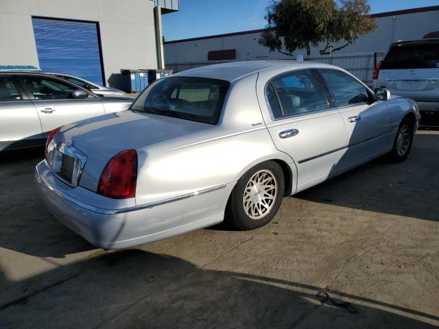 Photo 2 VIN: 1LNFM82W5XY603631 - LINCOLN TOWNCAR 