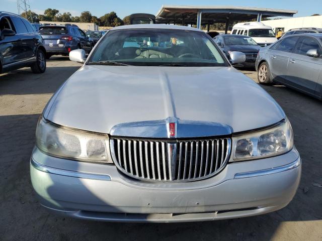 Photo 4 VIN: 1LNFM82W5XY603631 - LINCOLN TOWNCAR 