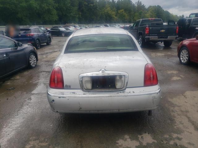 Photo 5 VIN: 1LNFM82W6WY609095 - LINCOLN TOWN CAR S 