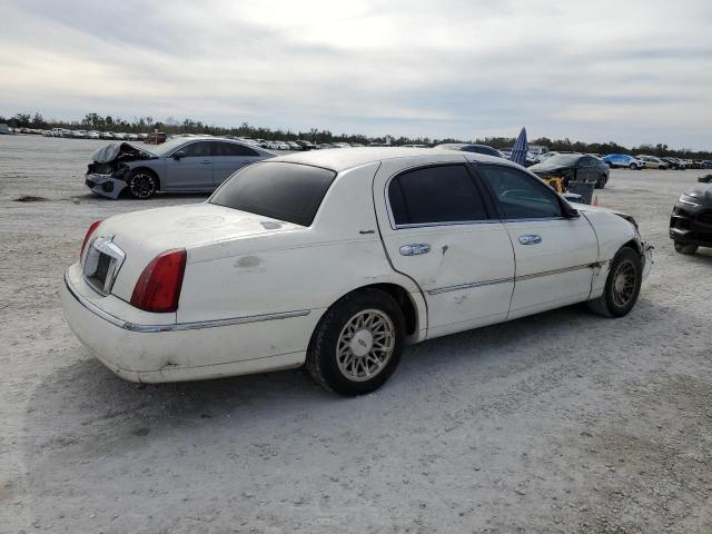 Photo 2 VIN: 1LNFM82W8XY602750 - LINCOLN TOWNCAR 