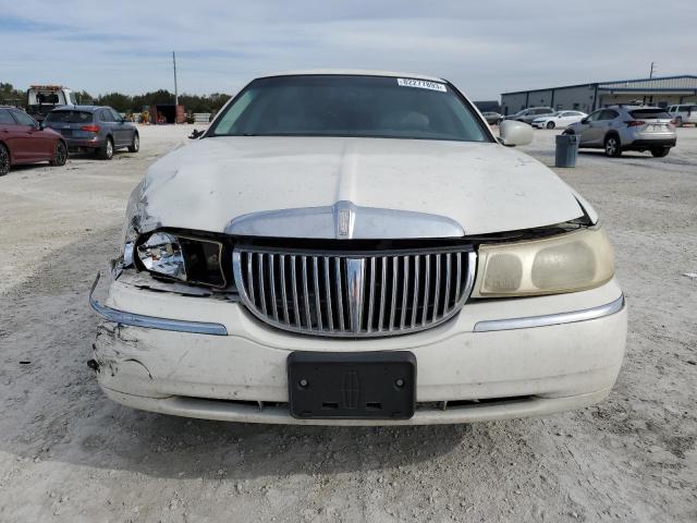 Photo 4 VIN: 1LNFM82W8XY602750 - LINCOLN TOWNCAR 