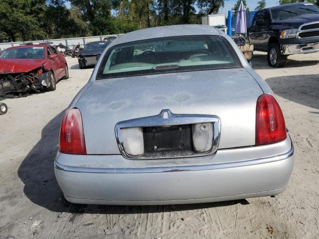 Photo 5 VIN: 1LNFM82W9WY630636 - LINCOLN TOWN CAR S 