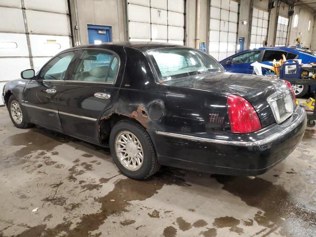 Photo 1 VIN: 1LNFM83W2WY622313 - LINCOLN TOWNCAR 