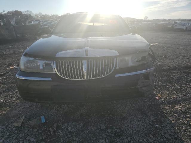 Photo 4 VIN: 1LNFM83W5WY705105 - LINCOLN TOWN CAR C 