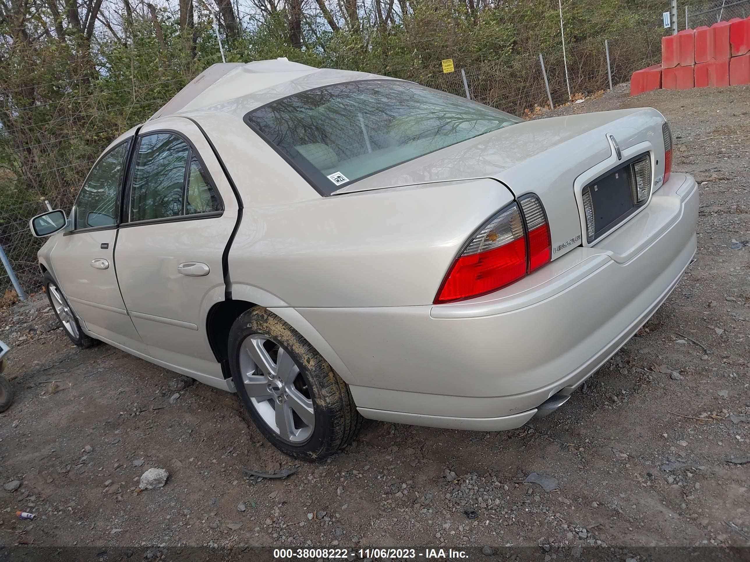 Photo 2 VIN: 1LNFM87A36Y616616 - LINCOLN LS 