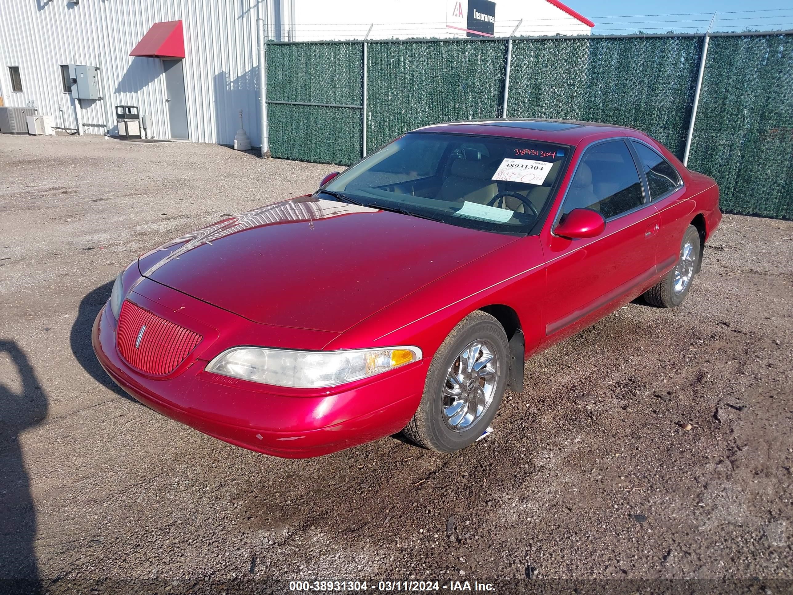 Photo 1 VIN: 1LNFM92V8WY605188 - LINCOLN MARK VIII 