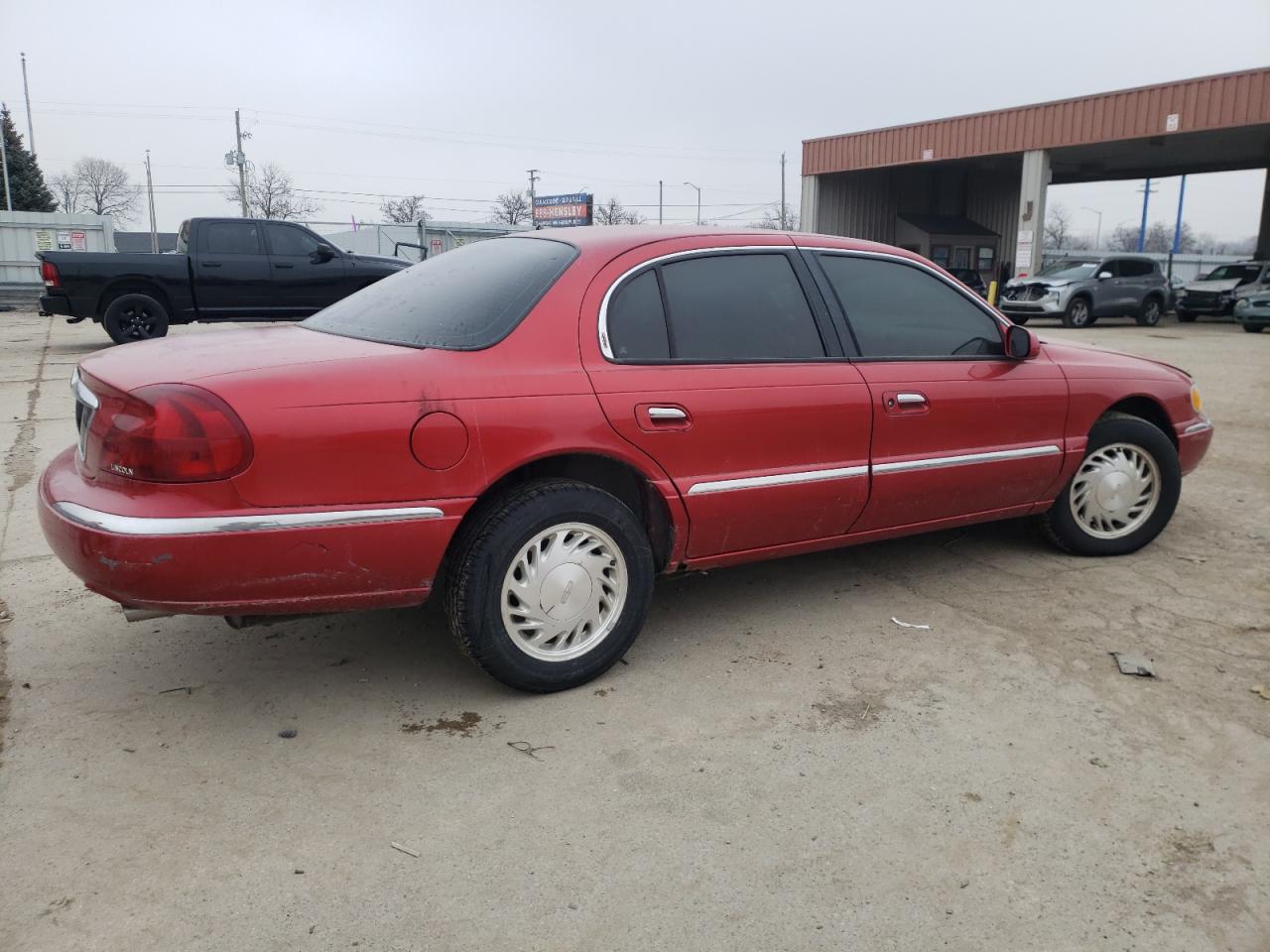 Photo 2 VIN: 1LNFM97V3WY605849 - LINCOLN CONTINENTAL 