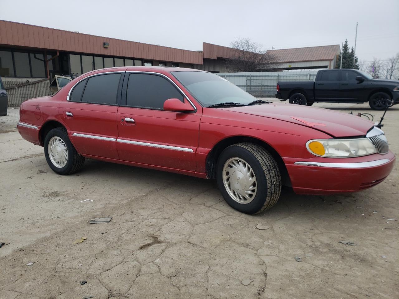 Photo 3 VIN: 1LNFM97V3WY605849 - LINCOLN CONTINENTAL 