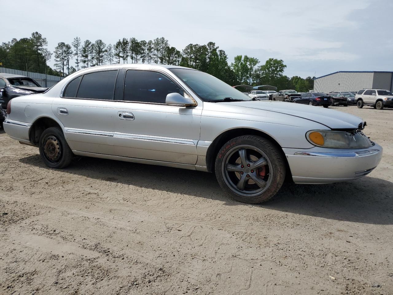 Photo 3 VIN: 1LNFM97V8WY625594 - LINCOLN CONTINENTAL 