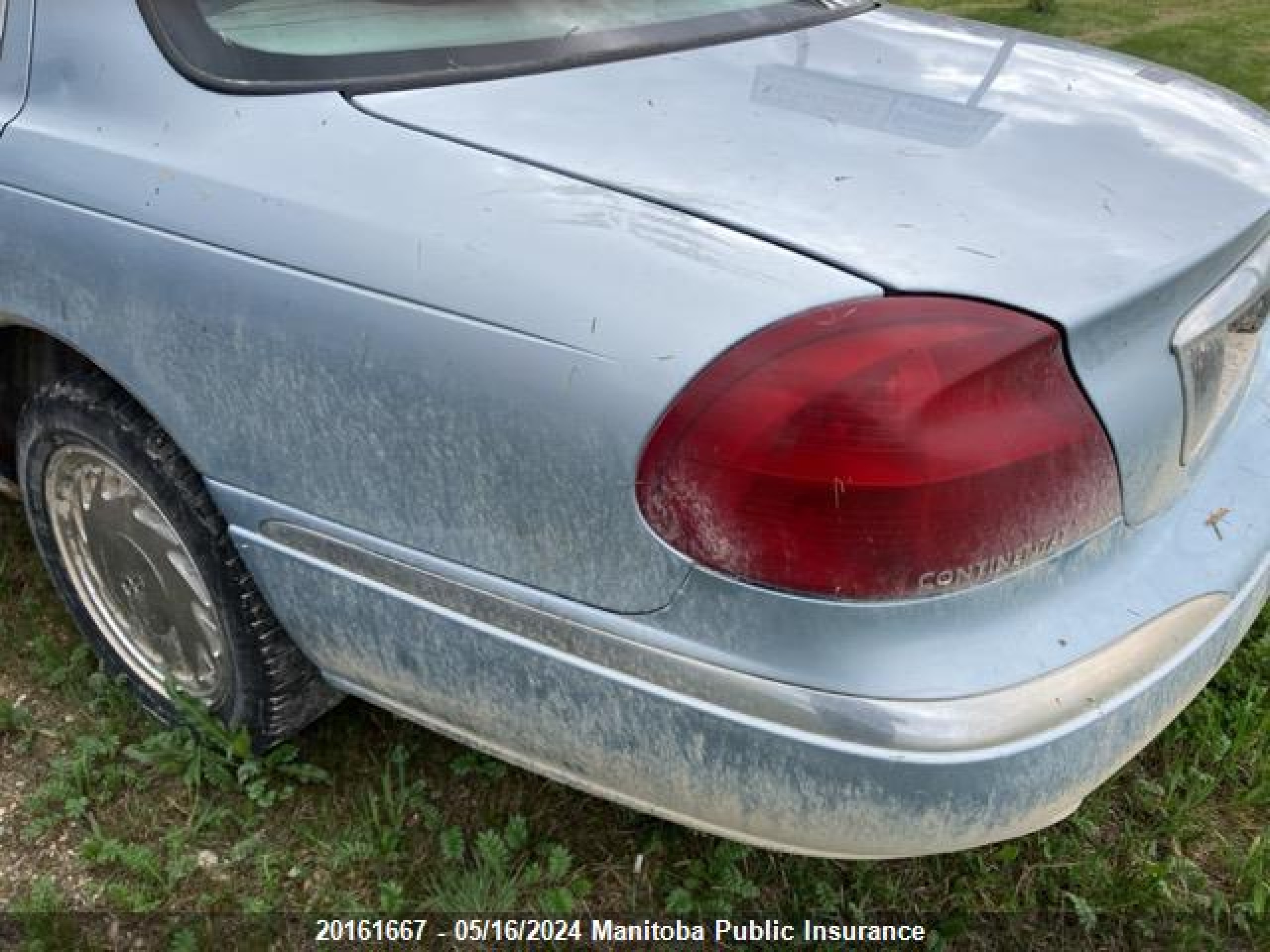 Photo 2 VIN: 1LNFM97V8WY640306 - LINCOLN CONTINENTAL 